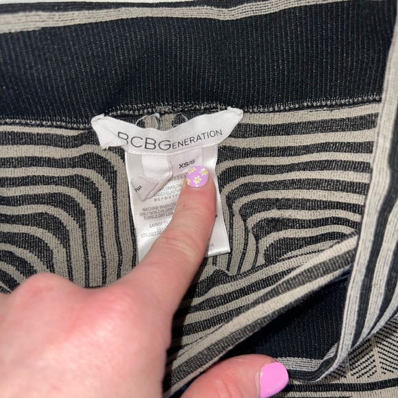 BCBG bodycon skirt - Picture 2 of 2